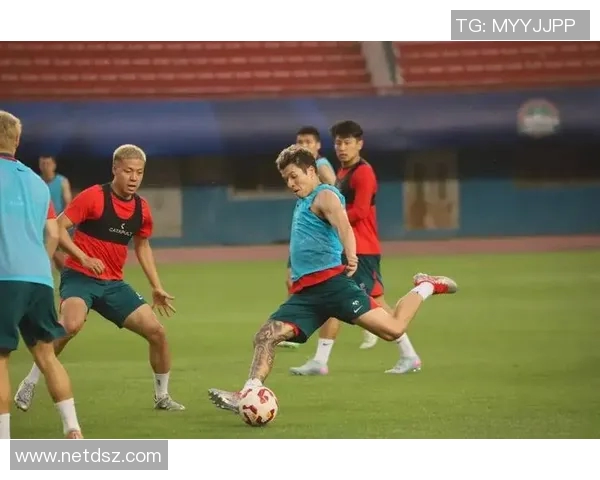 足球场上的舞步：球星们用脚步演绎独特的足球舞蹈瞬间